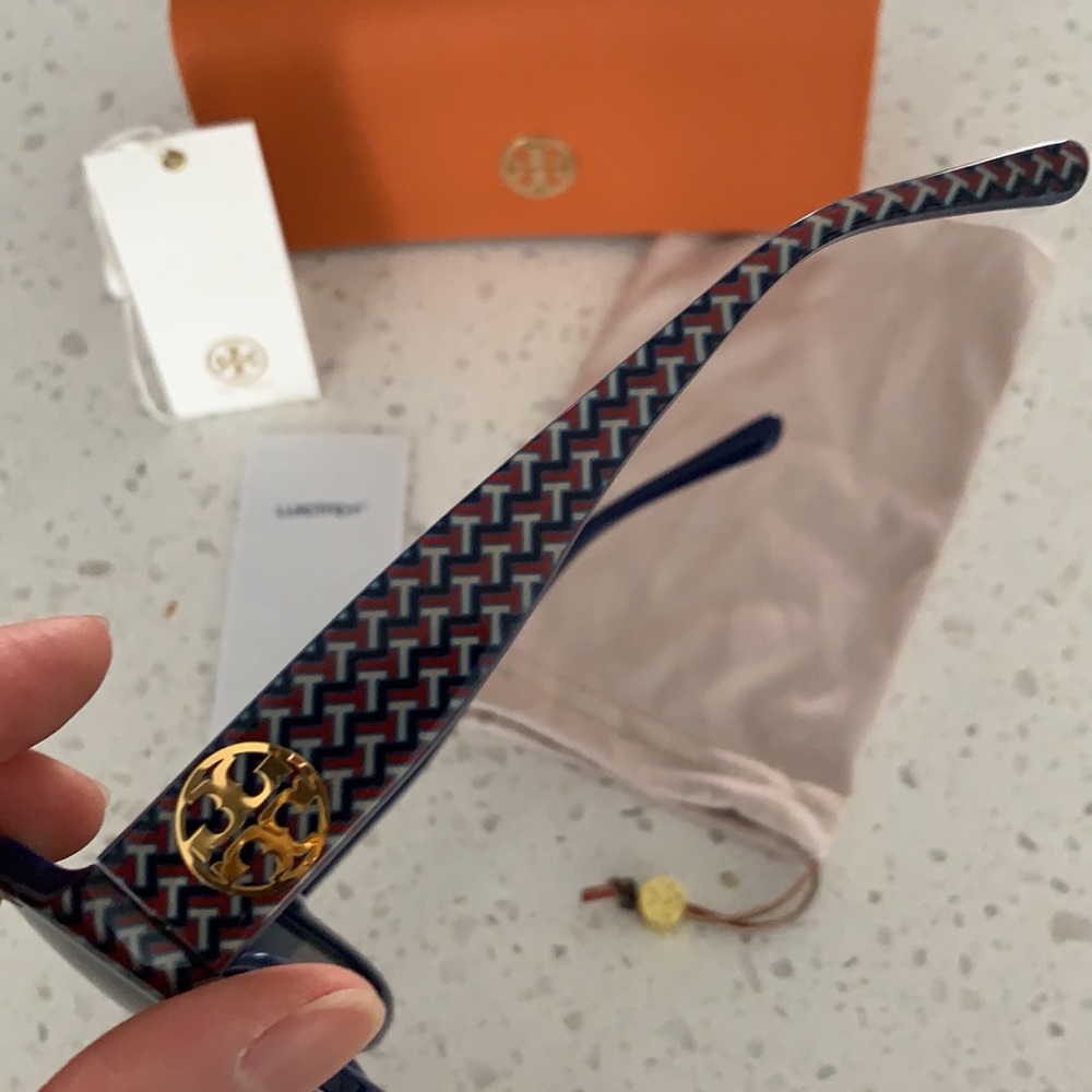 TORY BURCH Authentic T-Zig Zag Print Sunglasses New With Tag - Picture 3 of 16